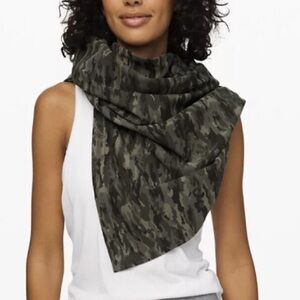 Lululemon Vinyasa Scarf Cotton Evergreen Camo Green Multi Wrap Snap